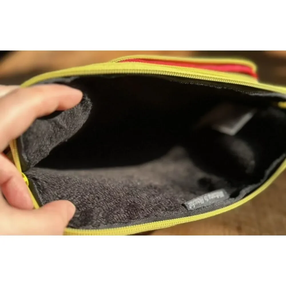 Herschel Tech Sleeve - Green - leather bottom